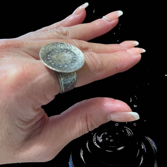 Retired Silpada Textured Oxidized Sterling CZ Disc Ring - Picture 2 of 8